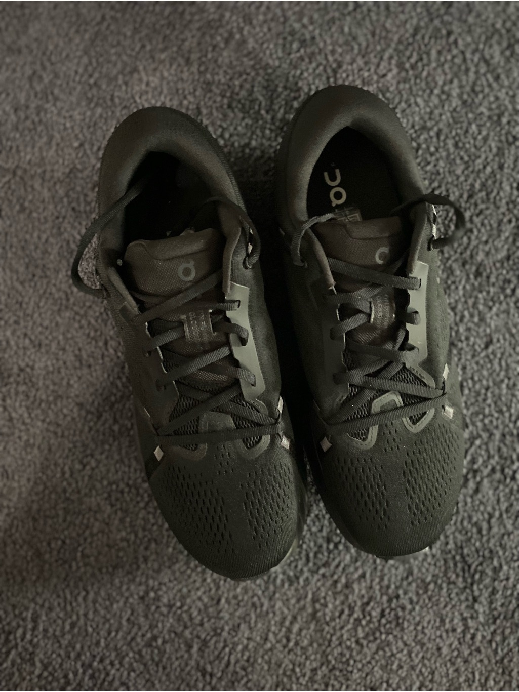 On Cloud Mens Swift Black Running Sneakers